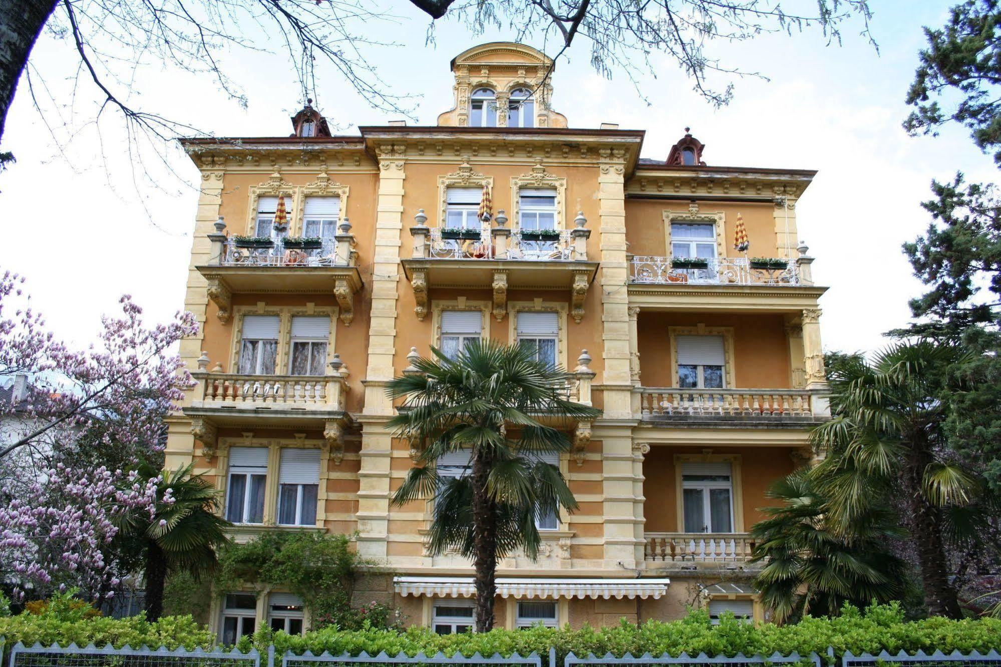 Hotel Villa Westend Мерано Екстер'єр фото